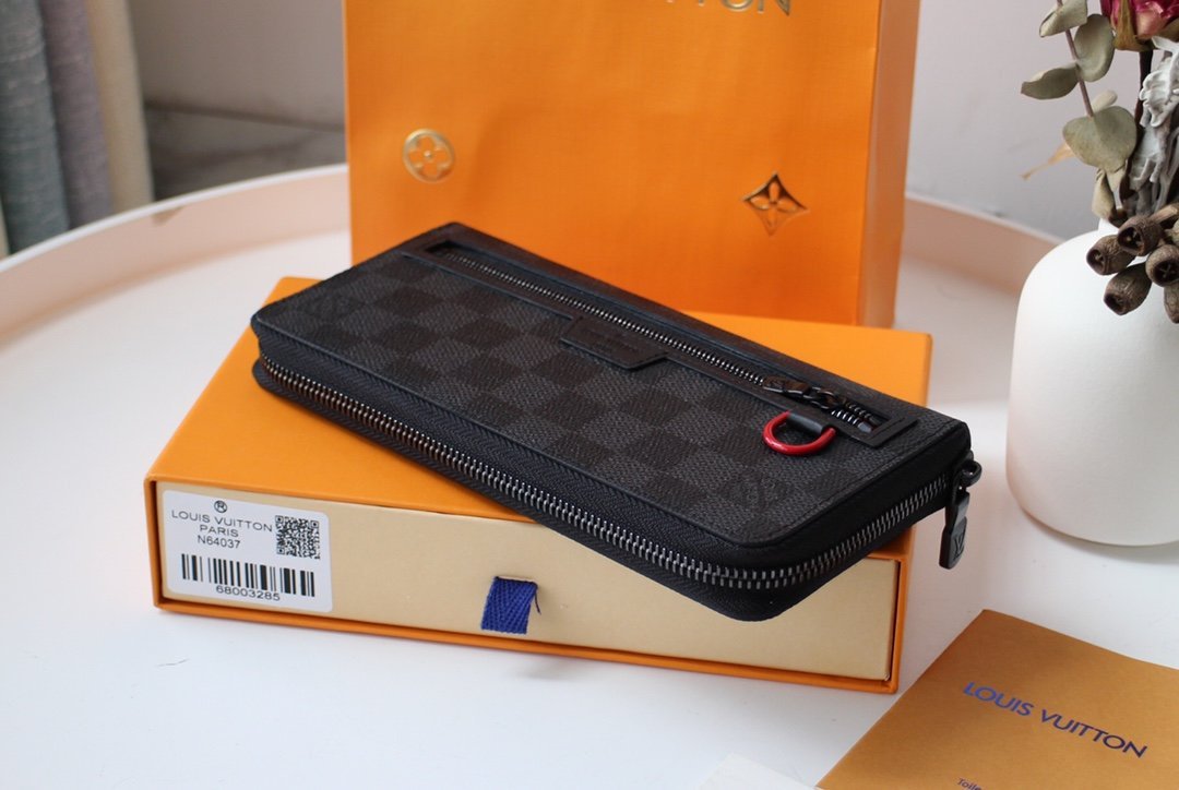 Louis Vuitton Daimer Graphite Black