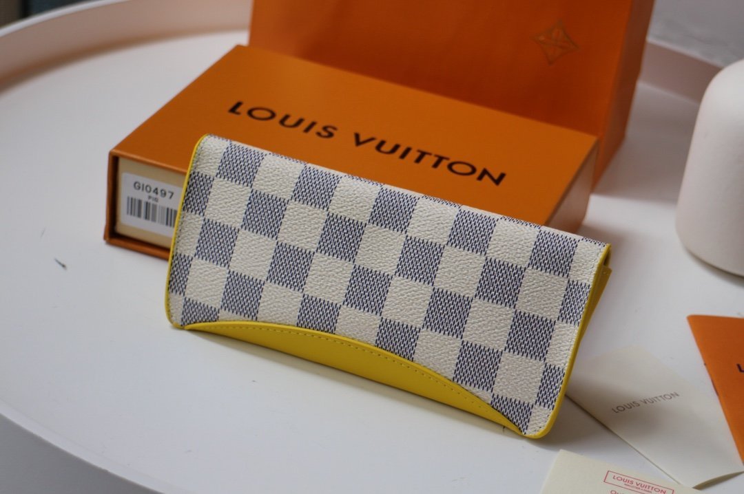 Louis Vuitton Daimer Wallet White