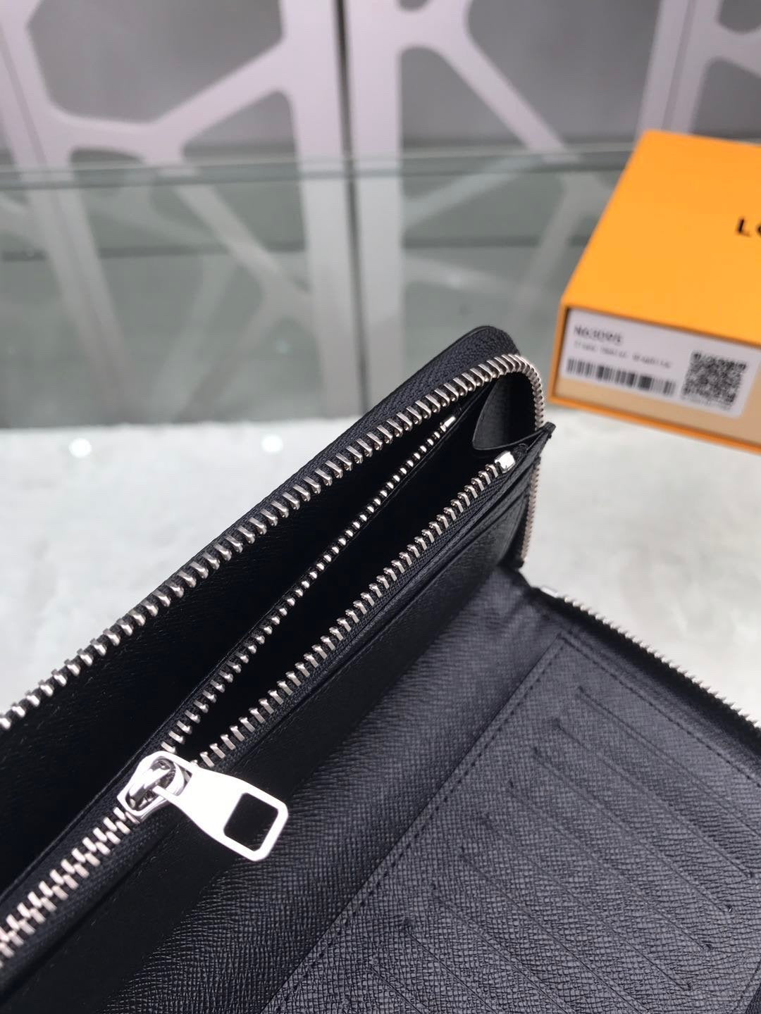 Louis Vuitton Monogram Wallet 10cm Black