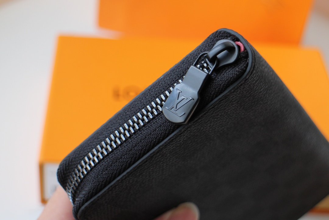 Louis Vuitton Daimer Graphite Black