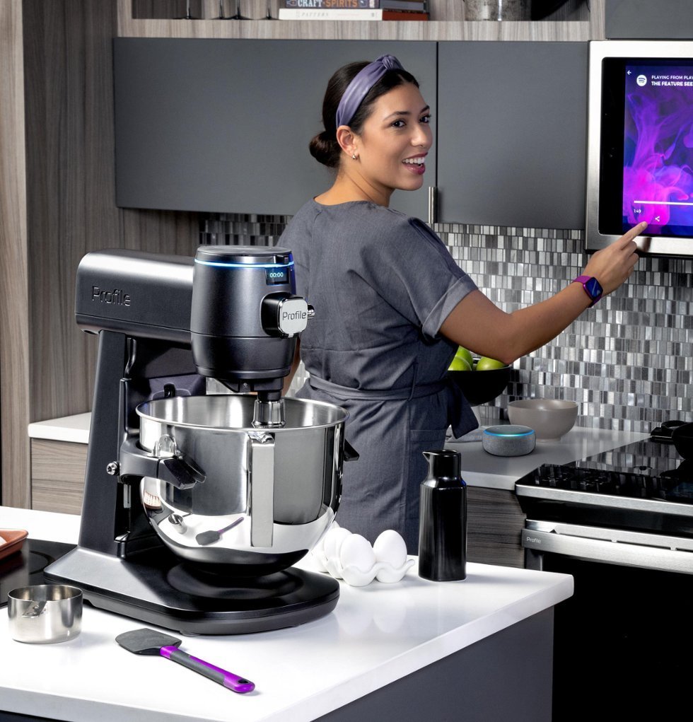 GE Profile - 7 Quart Bowl- Smart Stand Mixer with Auto Sense - Carbon Black