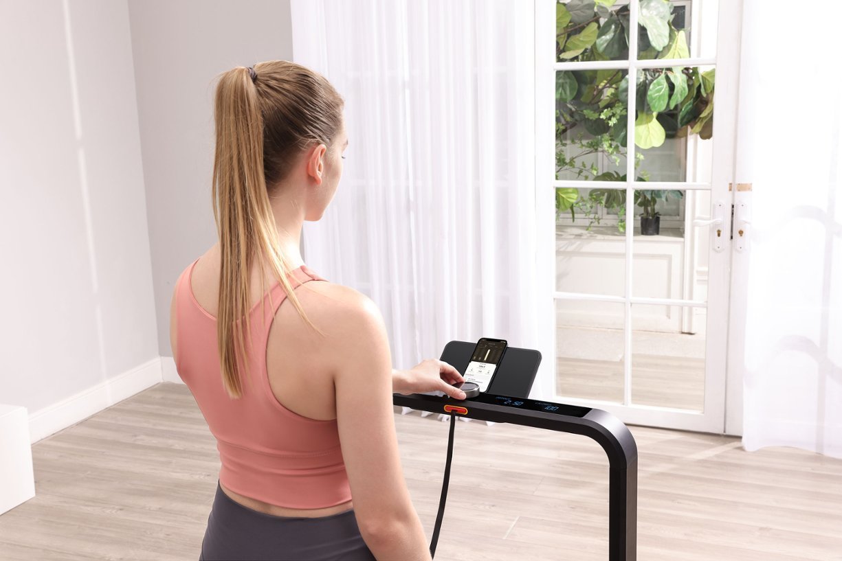 WalkingPad - X21 Double Fold Treadmill With Speed Dial - Black