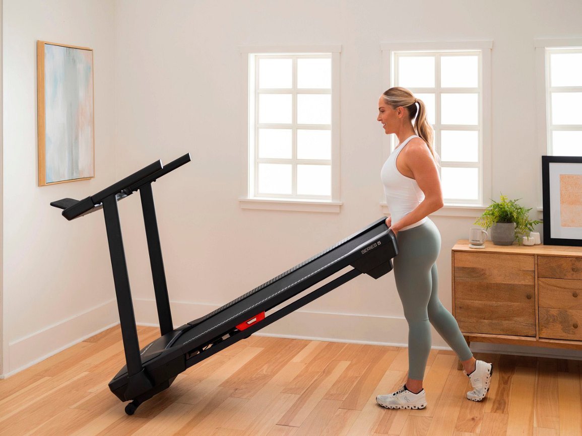 NordicTrack T 5 S; Treadmill for Running and Walking - Black