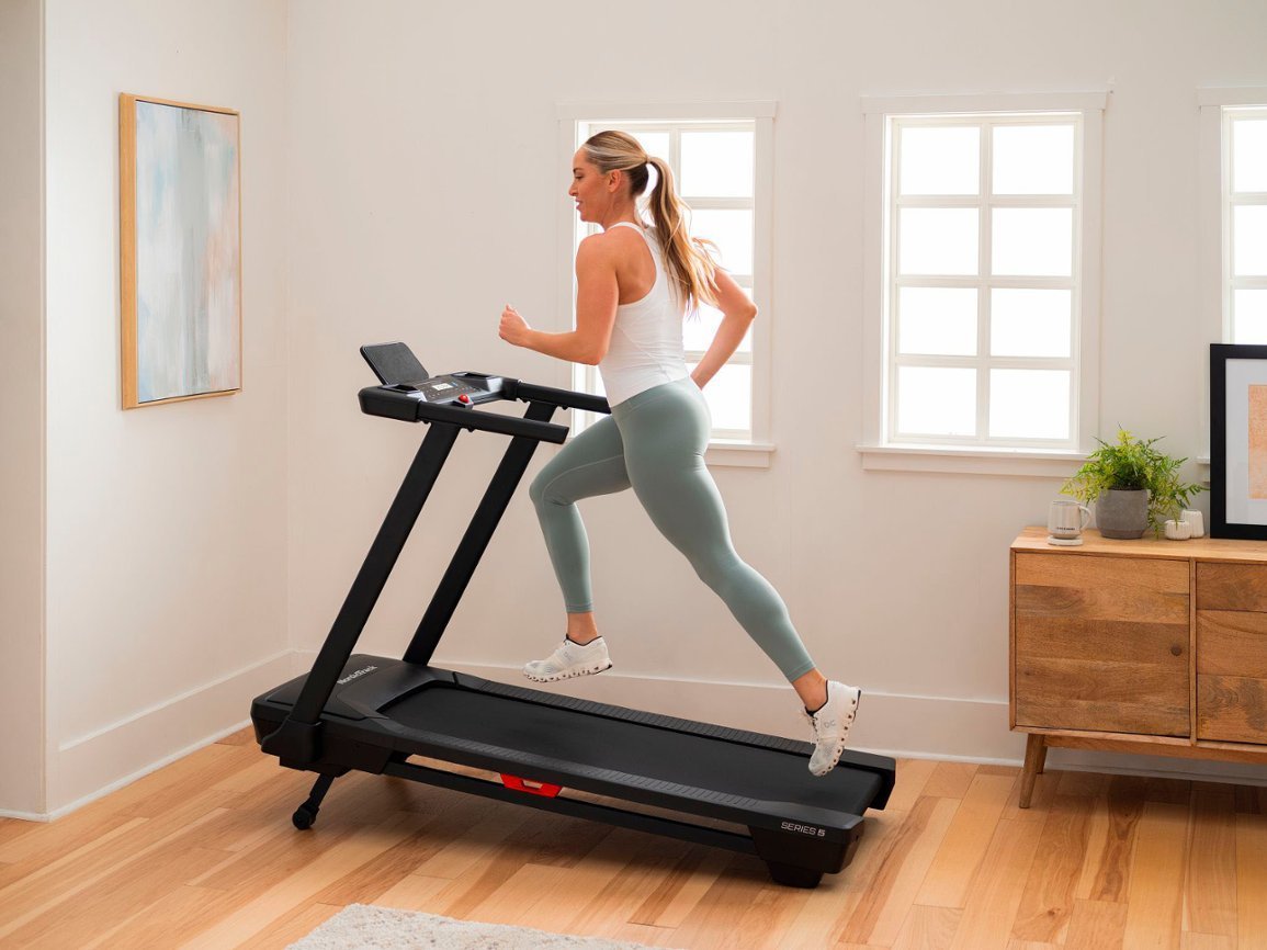 NordicTrack T 5 S; Treadmill for Running and Walking - Black