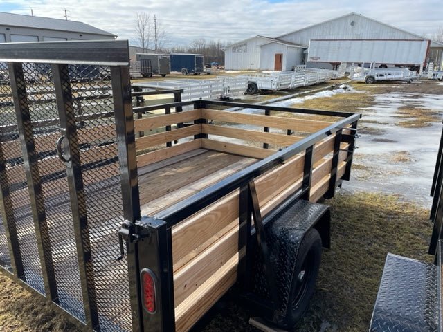 7×10 Heavy-Duty Utility Trailer – Single Axle with Wood Floor &amp; LED Lights