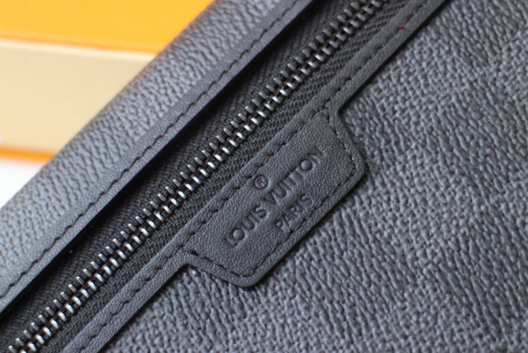 Louis Vuitton Daimer Graphite Black