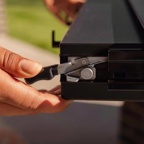 Forged 4 Burner Liquid Propane Outdoor Griddle with Hood Black